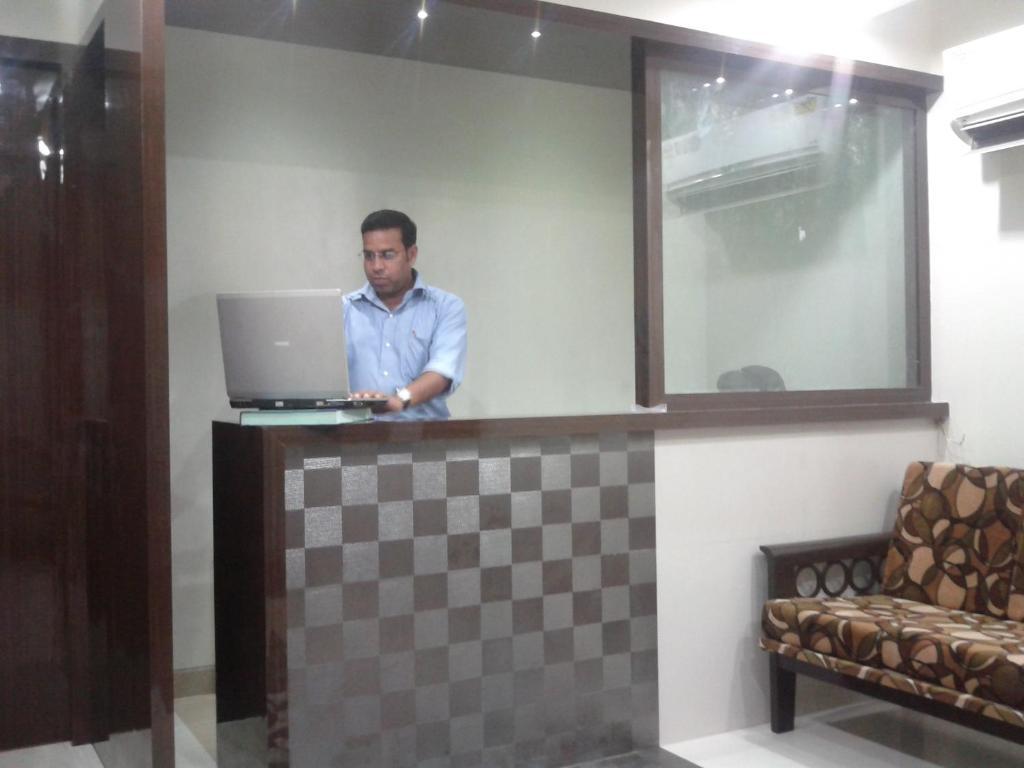 Skyway Hotel 3*