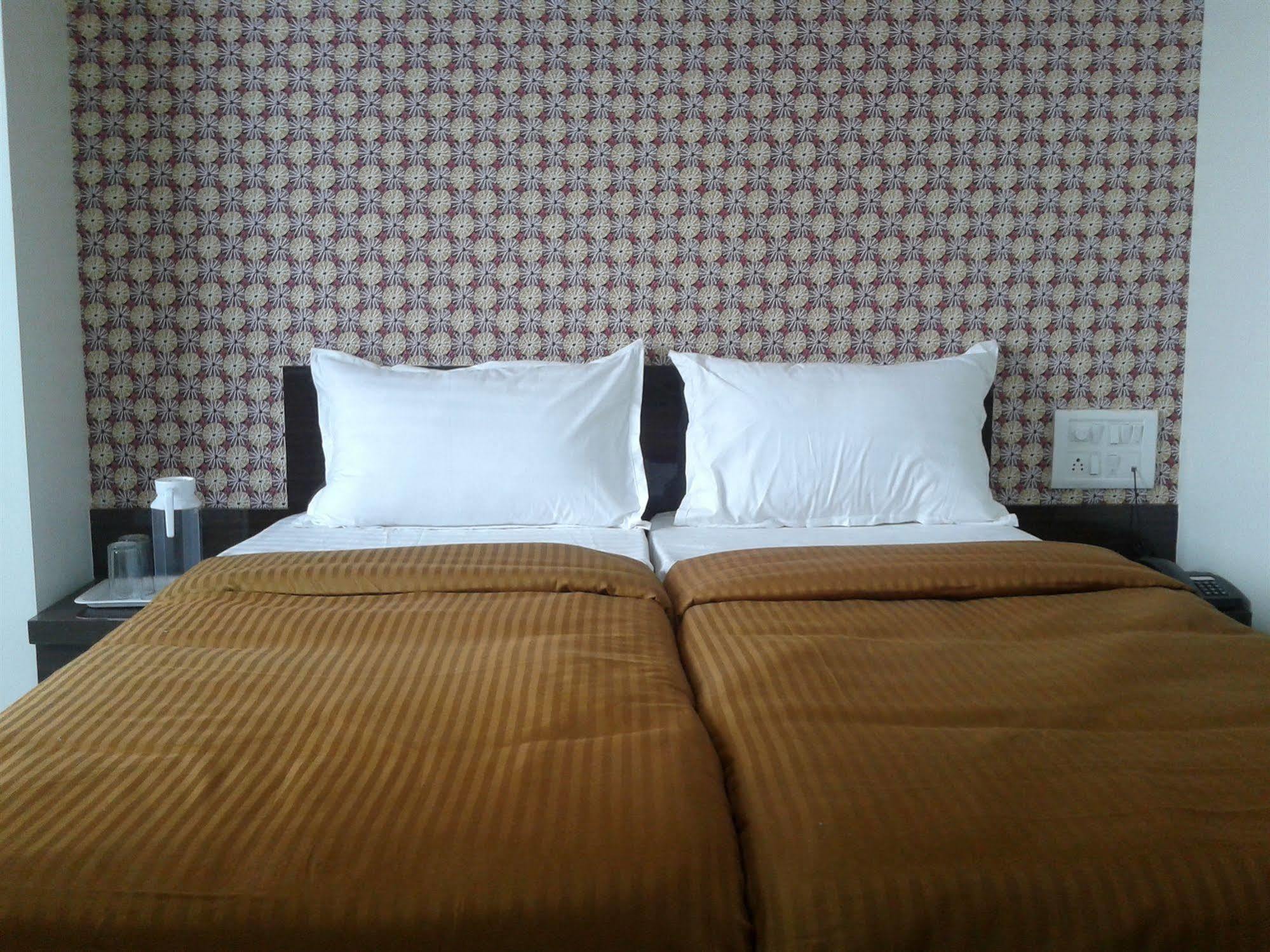 Skyway Hotel