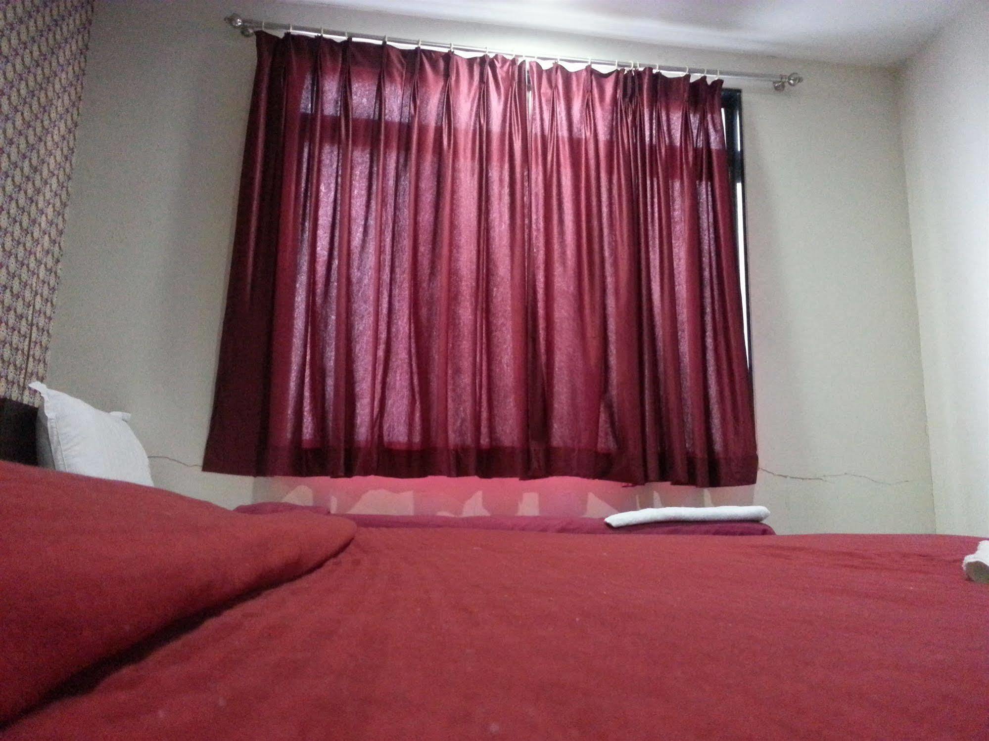 Skyway Hotel 3*