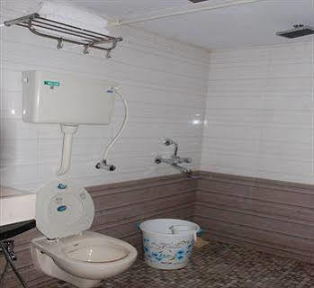Skyway Hotel 3*